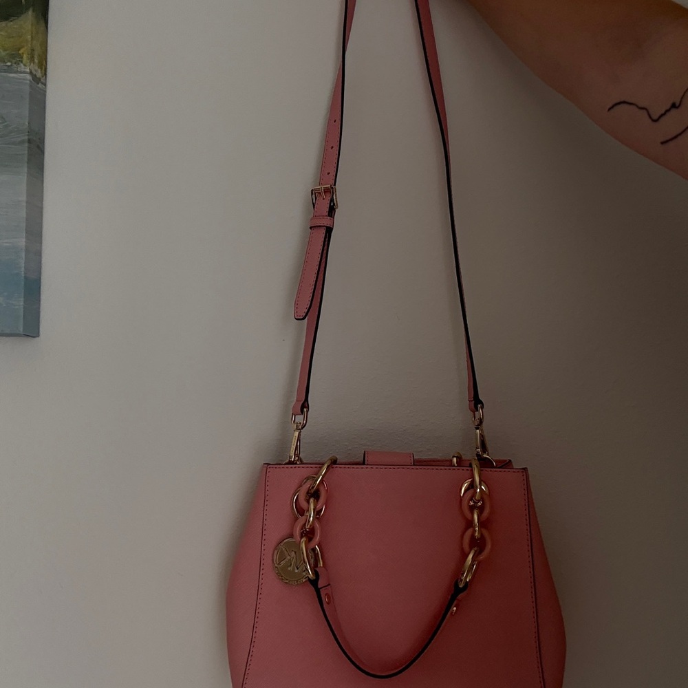 LIKE NEW- Michael Kors Pink Shoulder Bag with Gold Accents - Picture 12 of 12